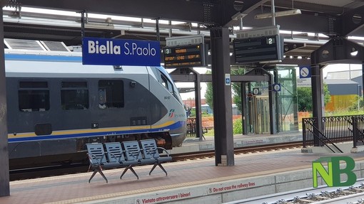 La stazione di Biella dove il 66enne originario della provincia di Varese importunava i passanti