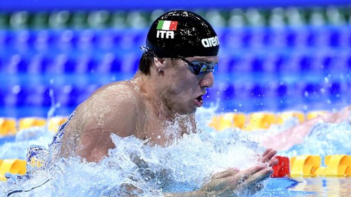 Una medaglia varesina ai Campionati del mondo di nuoto: Martinenghi è d'oro