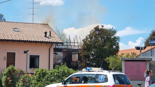 Maxi incendio a Tradate: in fiamme 3 edifici