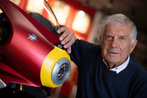 Gli 80 anni dell'immenso Giacomo Agostini. Gli auguri di Mv Agusta e di tutti gli sportivi: «Grazie per essere Ago»