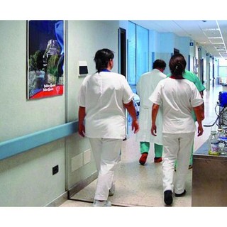 Giornata internazionale dell'infermiere. Monti (Lega): «Superare il vincolo di esclusività»