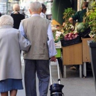 Non tutti i pensionati lombardi sono uguali: in provincia di Varese il loro reddito annuo è di quasi 2.700 euro in meno rispetto alla media