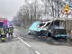 Il camion del venditore di panini di viale Belforte completamente distrutto dall'incendio