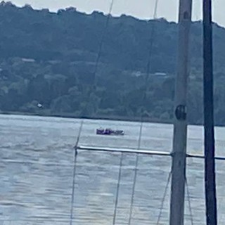 Laggiù in mezzo al lago Maggiore riemerge l'imbarcazione che ha portato con sé anche 4 vite