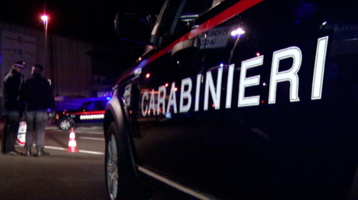Flessibile e piccone per scardinare la cassaforte di una villetta di Varese: ma i due ladri vengono arrestati dai carabinieri