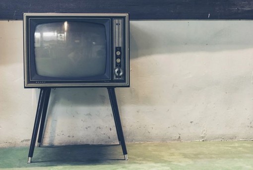 Mistero nel Varesotto: i televisori si accendono e si spengono… da soli
